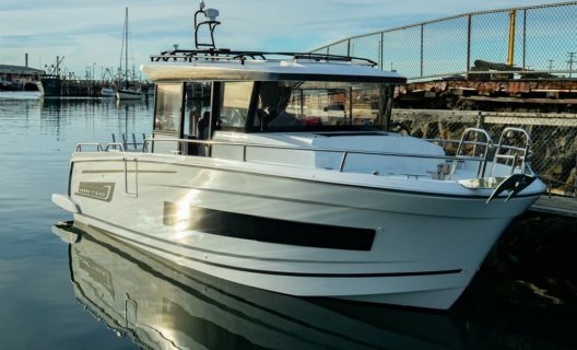 Jeanneau 895 MERRY FISHER Sport OFFSHORE, Speedboat and sport cruiser for sale by White Whale Yachtbrokers - Lemmer