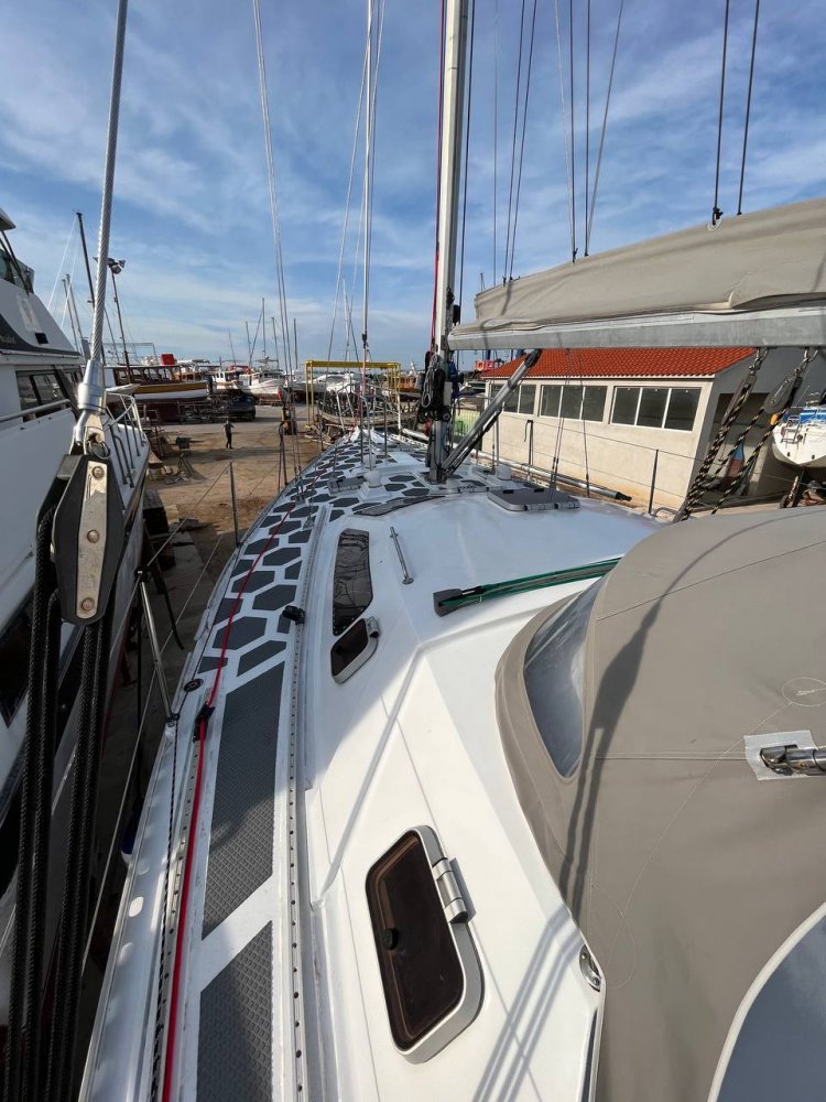 Ovni 43 Sonate sailboat for sale | White Whale Yachtbrokers