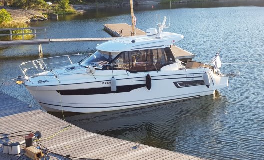 Jeanneau Merry Fisher 895, Motor Yacht for sale by White Whale Yachtbrokers - Finland
