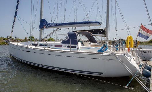 Dufour 425 Grand Large, Zeiljacht for sale by White Whale Yachtbrokers - Enkhuizen