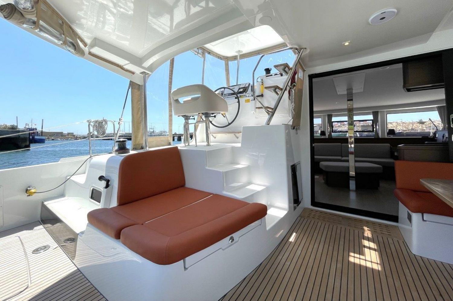 Lagoon 42 sailboat for sale | White Whale Yachtbrokers