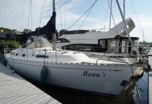 Dufour 39 CC, Zeiljacht  for sale by White Whale Yachtbrokers - Willemstad