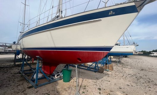 Hallberg Rassy 39, Zeiljacht for sale by White Whale Yachtbrokers - Croatia