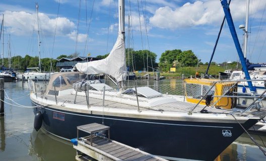 Dufour 35, Segelyacht for sale by White Whale Yachtbrokers - Willemstad