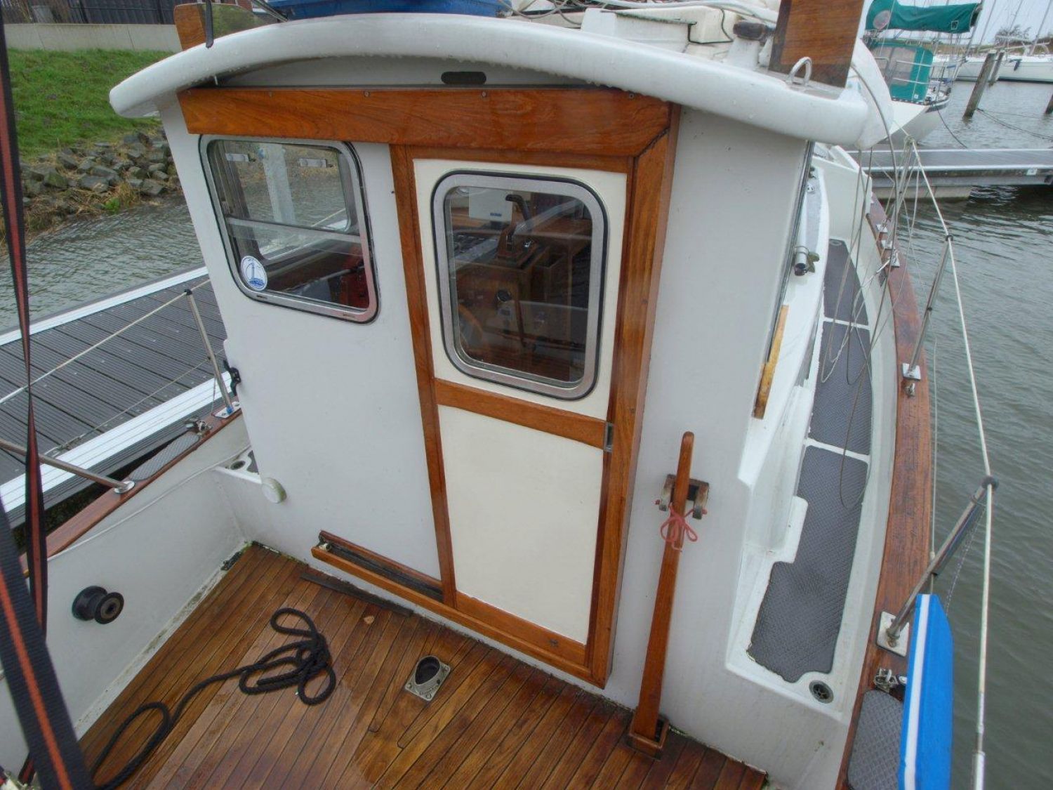 Fisher 25 sailboat for sale White Whale Yachtbrokers