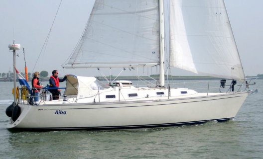 Tartan 3500, Zeiljacht for sale by White Whale Yachtbrokers - Willemstad