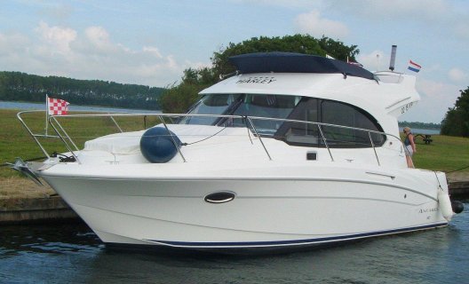 Beneteau Antares 30 Fly, Motor Yacht for sale by White Whale Yachtbrokers - Willemstad