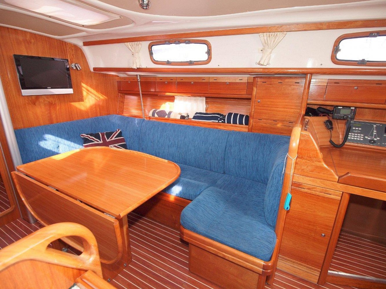Bavaria 37 2 Zeilboot White Whale Yachtbrokers