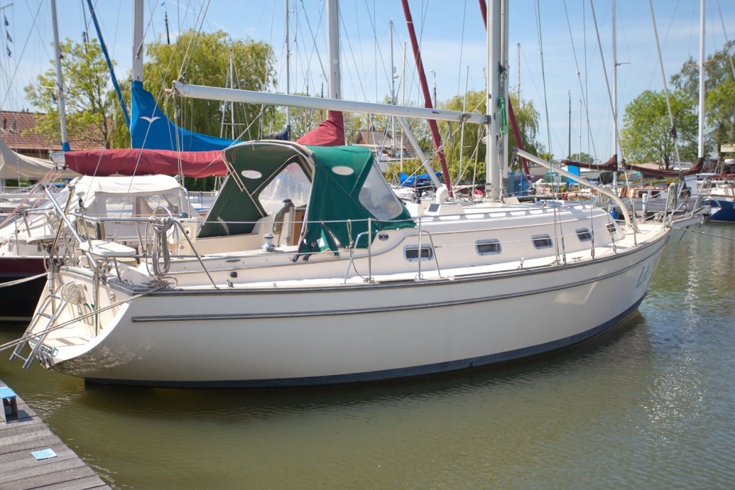 Island Packet 350 zeilboot te koop White Whale Yachtbrokers