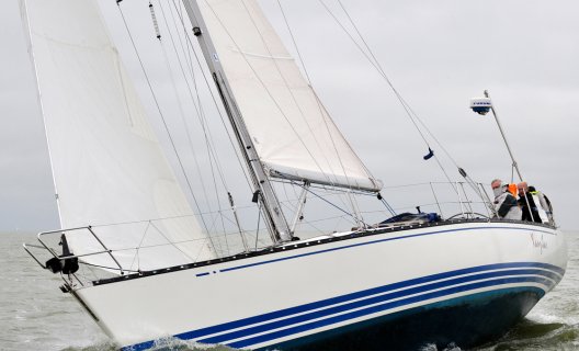 X-Yachts 412 MK II, Sailing Yacht for sale by White Whale Yachtbrokers - Willemstad
