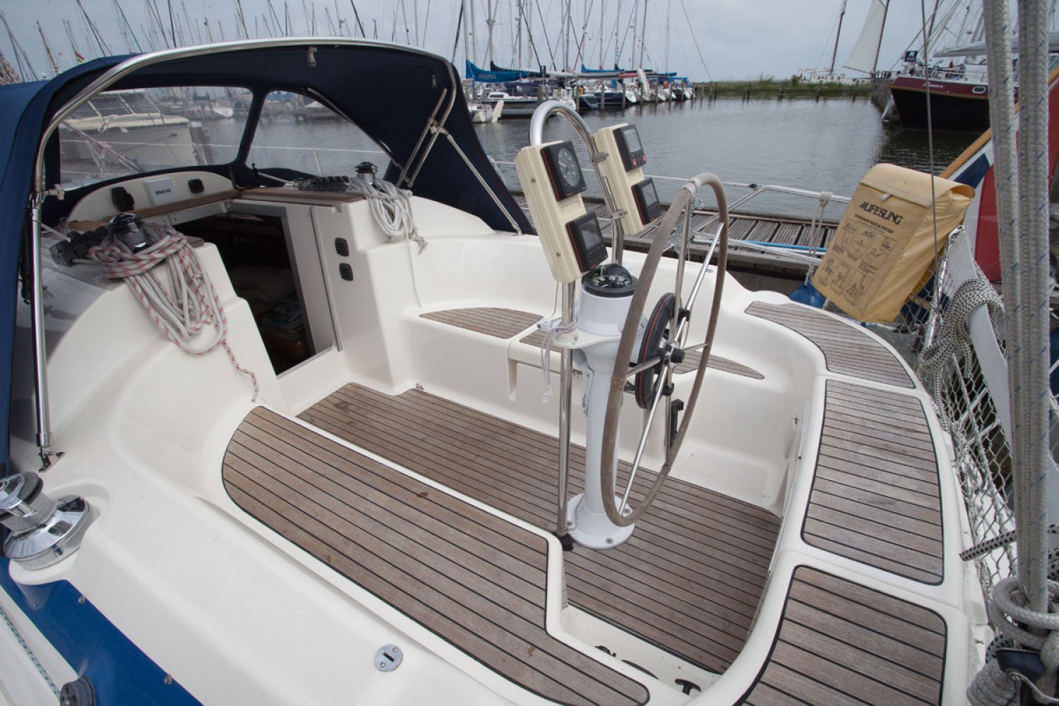 Bavaria 33 Exclusive sailboat for sale | White Whale Yachtbrokers