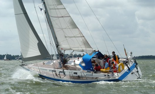 Wauquiez Centurion 36, Sailing Yacht for sale by White Whale Yachtbrokers - Enkhuizen