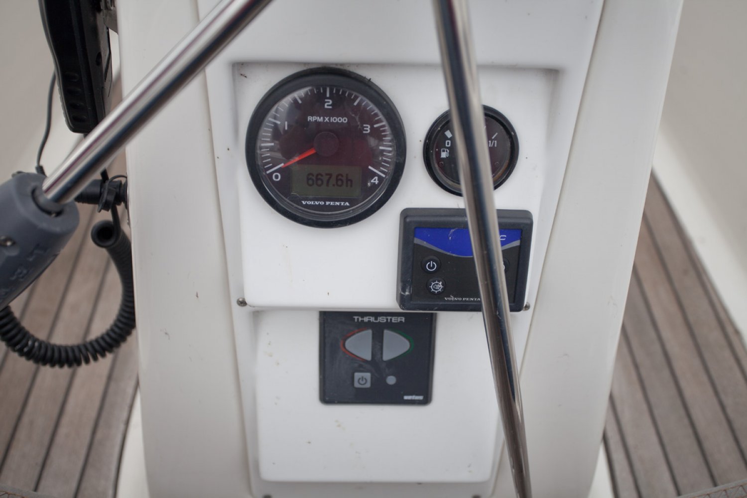 bavaria 38 cruiser sailboat data