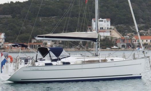 Beneteau Cyclades 39.3, Sailing Yacht for sale by White Whale Yachtbrokers - International