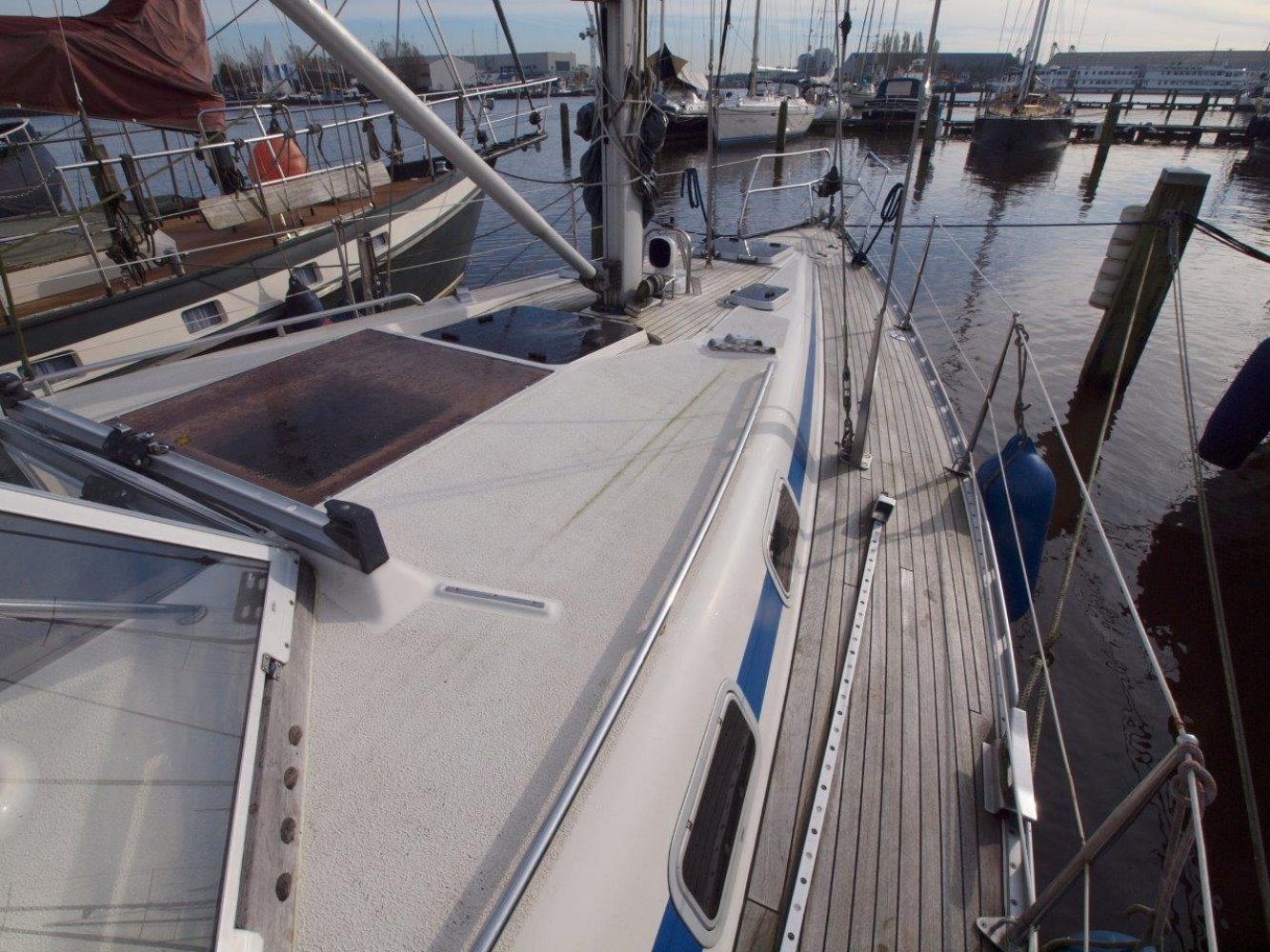 Bavaria 370 LAGOON sailboat for sale | White Whale Yachtbrokers