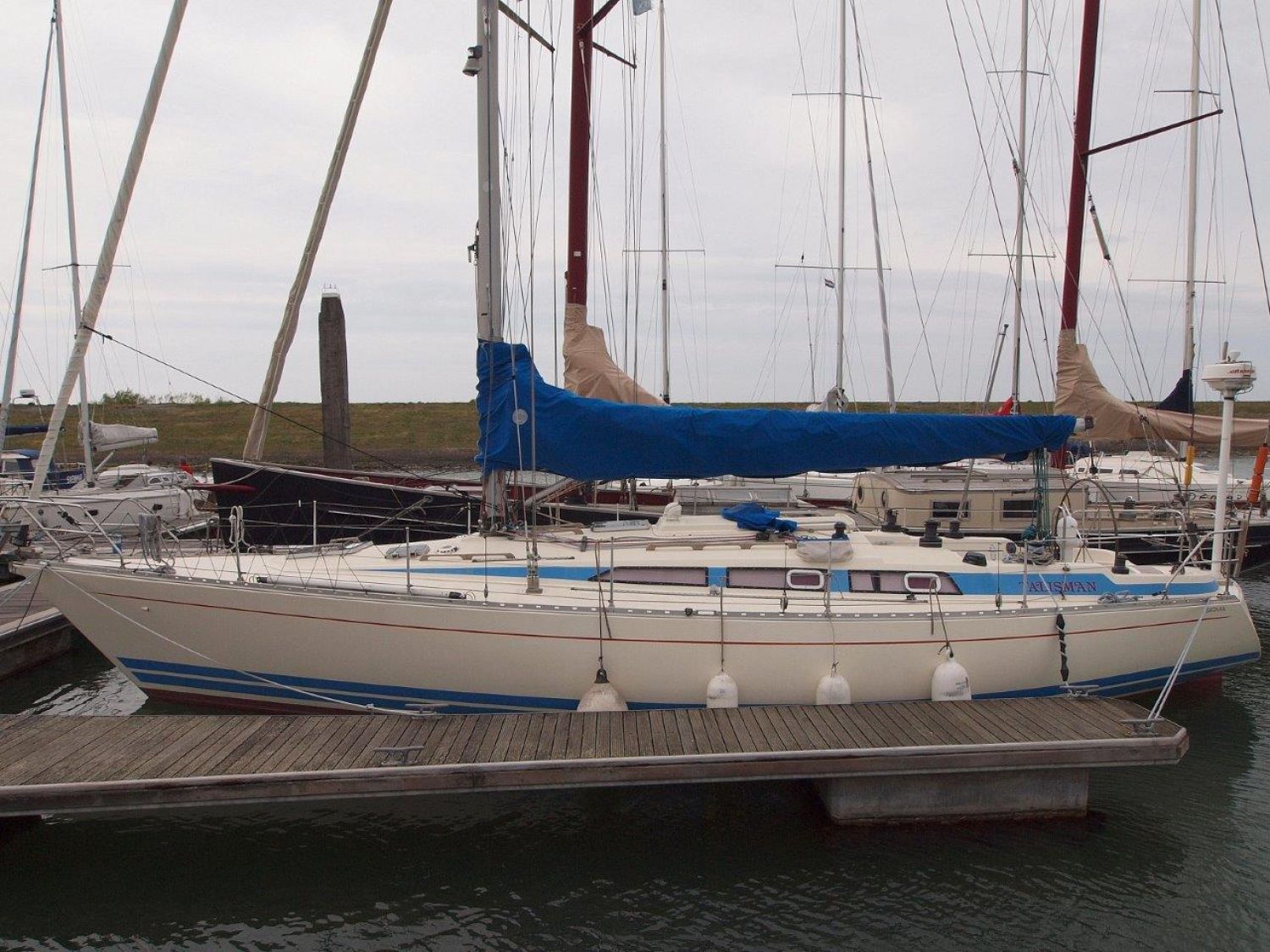 Sigma 41 sailboat for sale | White Whale Yachtbrokers