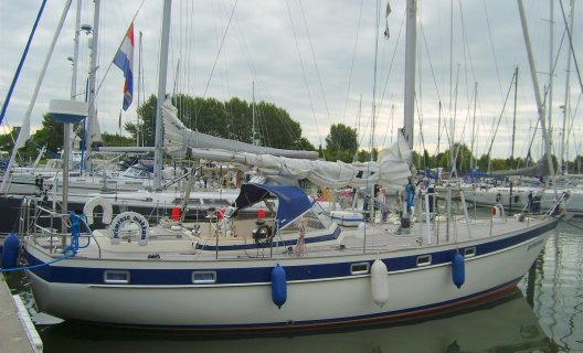 Hallberg Rassy 42 E, Segelyacht for sale by White Whale Yachtbrokers - Sneek