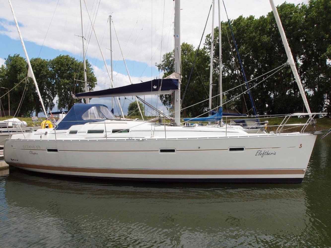 Beneteau Oceanis 373 Clipper sailboat for sale | White Whale Yachtbrokers