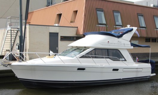 Bayliner 3388, Speedboat and sport cruiser for sale by White Whale Yachtbrokers - Sneek