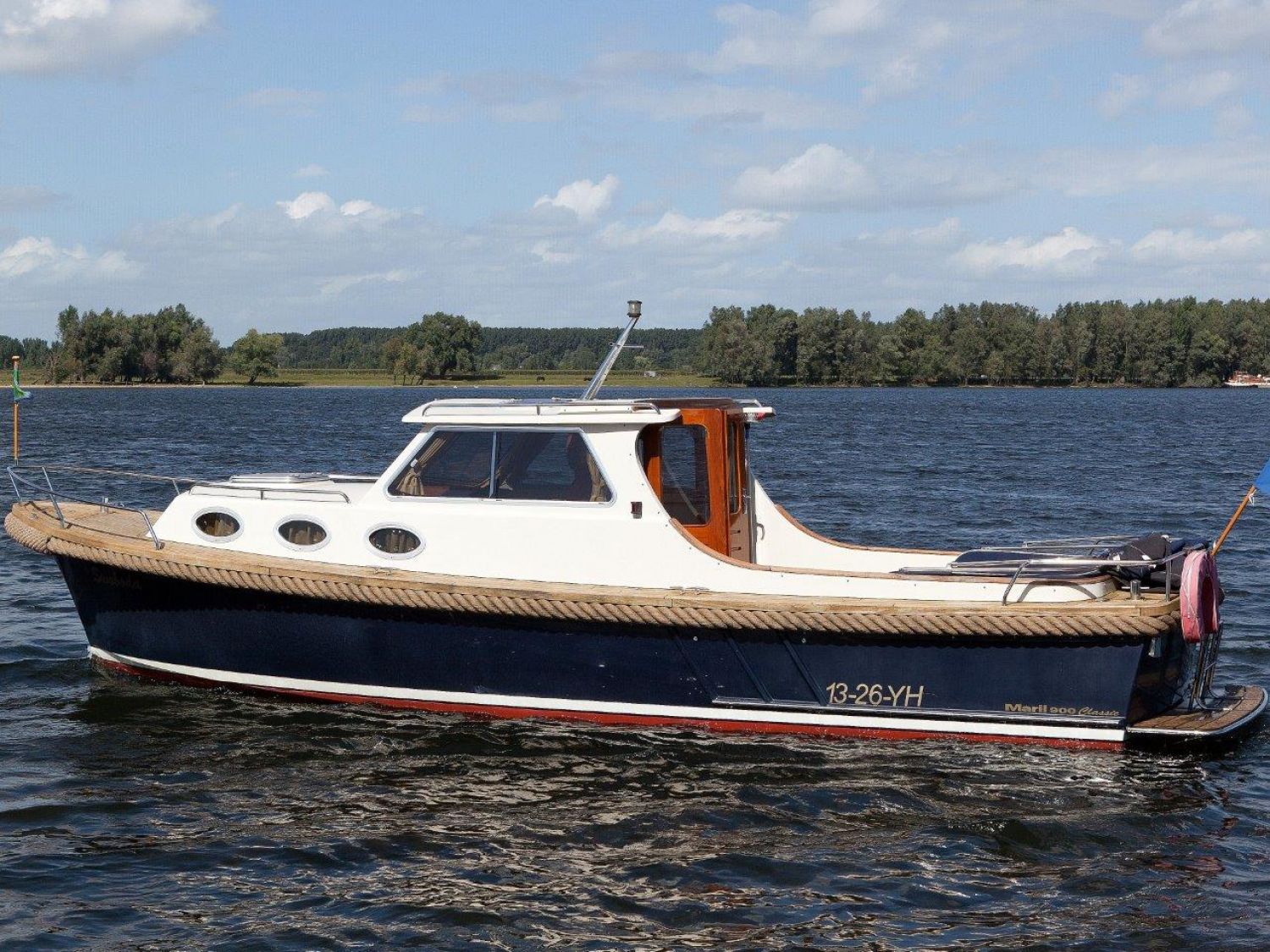 white whale yachtbrokers vinkeveen