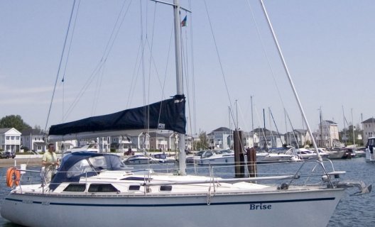 Hunter 35.5 Legend, Zeiljacht for sale by White Whale Yachtbrokers - Willemstad