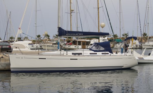 Dufour 365 Grand Large, Segelyacht for sale by White Whale Yachtbrokers - Almeria