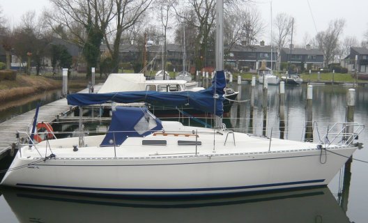 Hanse 292, Segelyacht for sale by White Whale Yachtbrokers - Willemstad