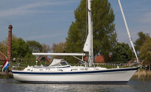 Hallberg Rassy 42 F, Segelyacht for sale by White Whale Yachtbrokers - Enkhuizen