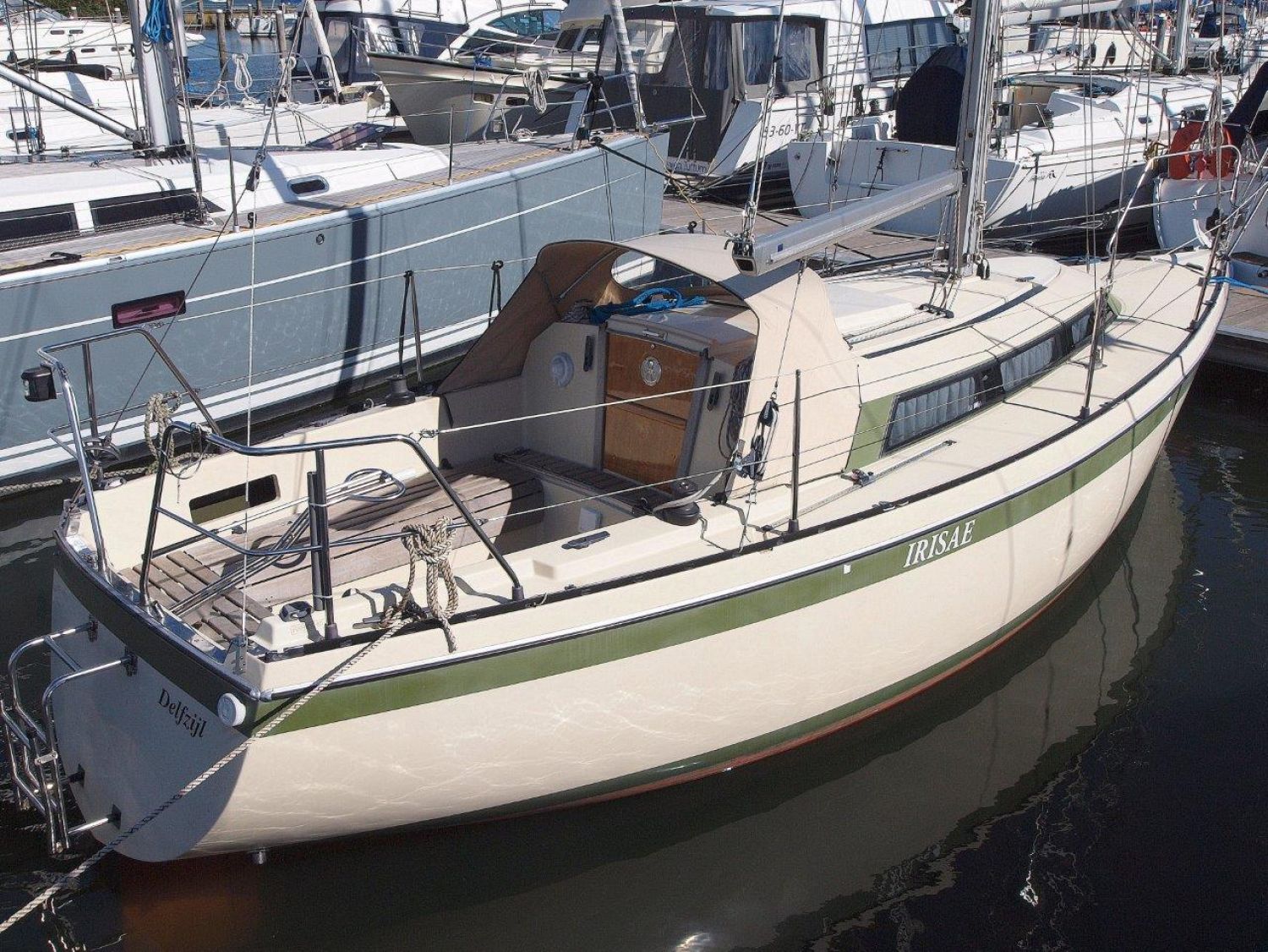 Friendship 28 sailboat for sale | White Whale Yachtbrokers