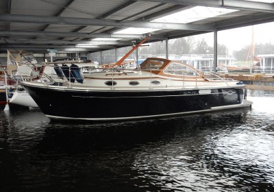 Intercruiser 34, Motor Yacht for sale by Wehmeyer Yacht Brokers