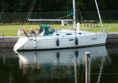 Beneteau Oceanis 300, Zeiljacht for sale by Wehmeyer Yacht Brokers