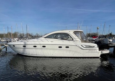 Bavaria Sport 43 HT, Motor Yacht for sale by Wehmeyer Yacht Brokers