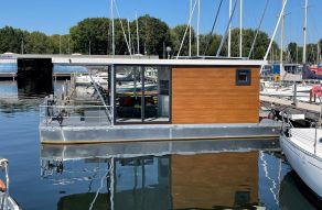 Havenlodge Houseboat