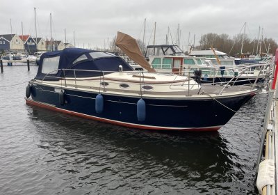 Intercruiser 34, Motor Yacht for sale by Wehmeyer Yacht Brokers