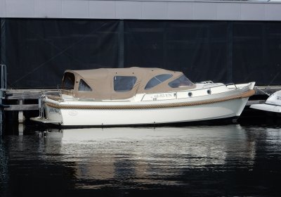 Intercruiser 27 Cabin, Motor Yacht for sale by Wehmeyer Yacht Brokers