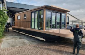 Lotus Houseboat 12