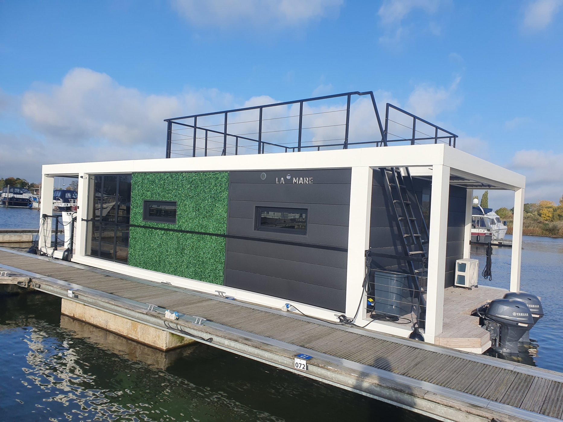 Viva Geduld dubbele La Mare Houseboat - Modern 12 - 2023 te koop | Schepenkring Yachtbrokers