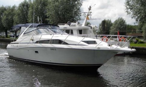 Bayliner 3255 AVANTI EXPRESS, Speed- en sportboten for sale by 