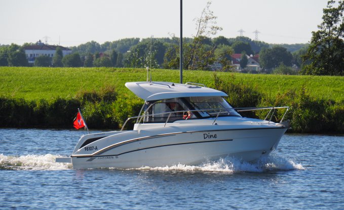 Beneteau Antares 6 OB, Motor Yacht for sale by Schepenkring Roermond