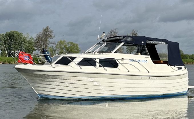 Sollux 850 OK-AK, Motor Yacht for sale by Schepenkring Roermond