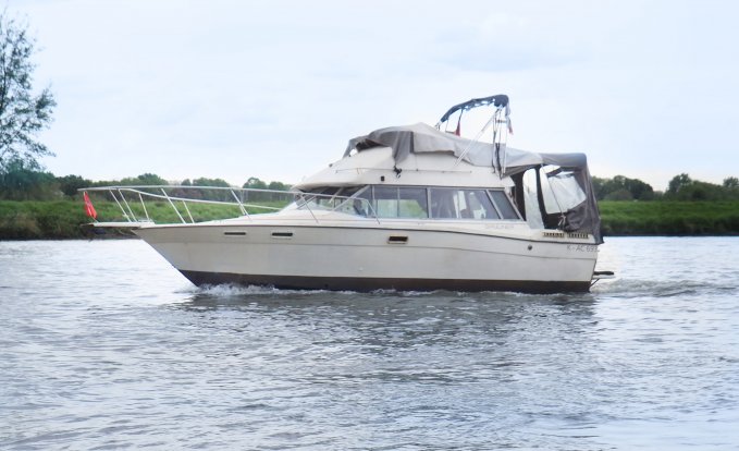 Bayliner 2850 Contessa Fly, Motoryacht for sale by Schepenkring Roermond