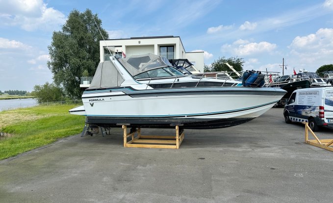 Formula 26PC, Speed- en sportboten for sale by Schepenkring Roermond