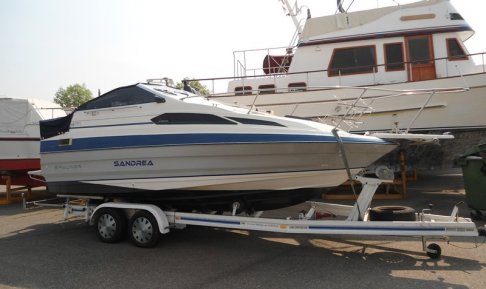 Bayliner 2150, Motorjacht for sale by Schepenkring Roermond