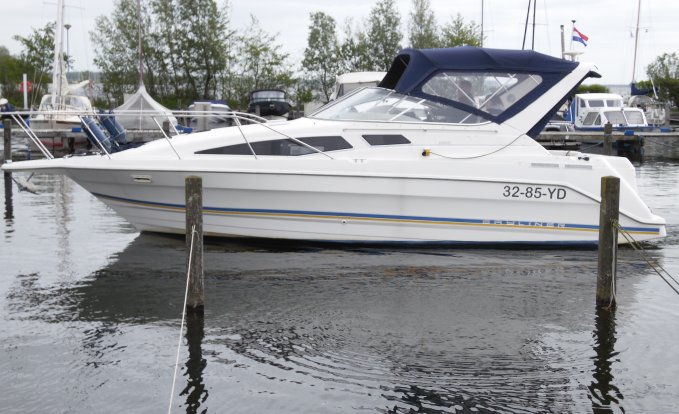 Bayliner 2855 Ciera Sunbride, Speedboat and sport cruiser for sale by Schepenkring Randmeren