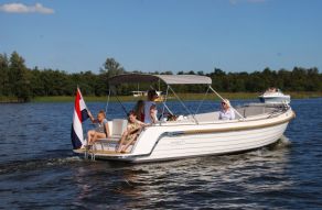 Interboat Intender 820