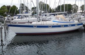 Hallberg Rassy 352