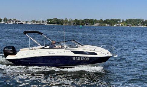 Bayliner VR5 Cuddy Outboard, Speedboat and sport cruiser for sale by Schepenkring Kortgene