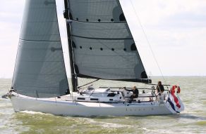 J/Boats J/133