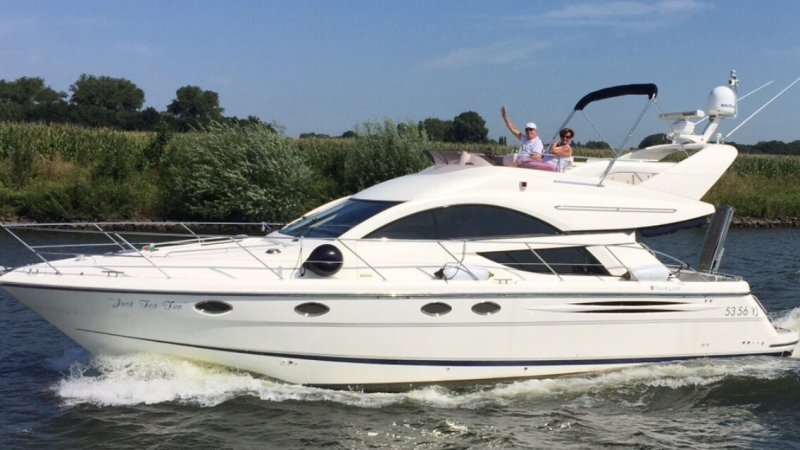 Fairline Phantom 43, Motor Yacht for sale by Jachtmakelaardij Kappers