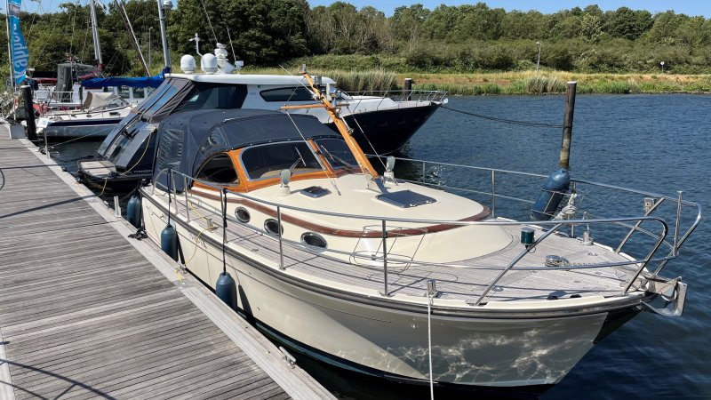 Intercruiser 34, Motor Yacht for sale by Jachtmakelaardij Kappers